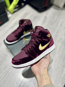 aj1 红丝绒 丝绒金