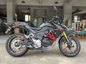 摩托车 街车 本田190r 本田cbf190r 暴风眼 春风