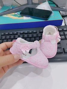 米乐熊粉色婴儿凉鞋夏季女童小月龄婴幼儿宝宝软底步前鞋防滑学步