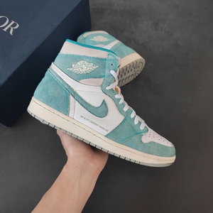 aj1 蒂芙尼绿 45 成色充新 鞋垫logo都在 磨损很小