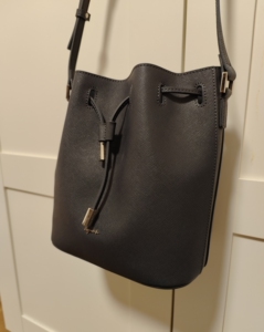 agnes b.水桶包,银行信用卡礼品,全新未背过,可以看到