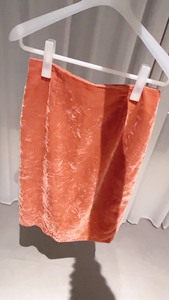 韩国品牌Julie橙红色美艳丝绒半身裙，s码，腰围68cm，