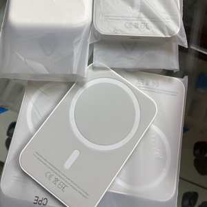 苹果磁吸无线充电宝 12/13贴背磁吸5000mha背夹移动