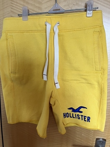 品牌男式短裤：姜黄色，颜色正，版型好，绒料子的，低价出售不退