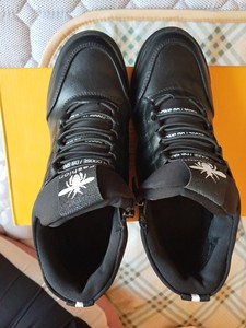 品牌是福禄桐老北京布鞋家的正品，给我妈买的35码！上脚穿有些