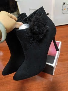 达芙妮旗下杜拉拉品牌撤柜女鞋加薄绒，38码，真貂毛，跟高8厘
