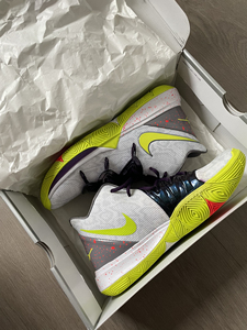 欧文5 曼巴精神 44码国外版 轻微染色 鞋垫签名稍微掉 全