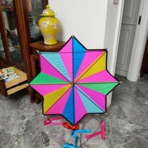 八角风筝伞不碳杆,尺寸600×600的,100元80×80的