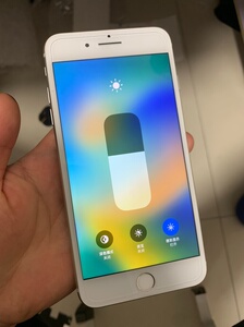 基本全新 苹果8p64g 美版卡贴机 iphone8plus