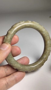 明代和田玉手镯,太极云纹和蝉纹饰,全品如图,包老保真.