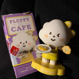 泡泡玛特云朵咖啡店彩虹妹妹 封面 绝版