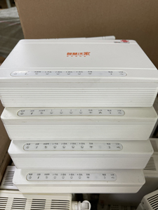 出二手联通版友华pt952g宽带千兆光猫 带无线一体机