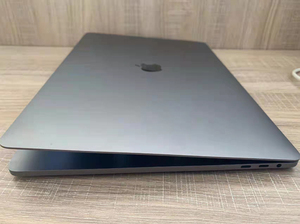 19款macbookpro 15寸,苹果笔记本电脑,深灰色t