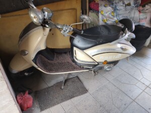 摩托车,九成新,骑着没毛病,不烧机油,一打就着,广州广本琳琳宝贝