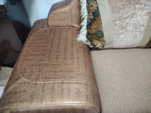 太妃沙发，带沙发垫，沙发靠枕，长2米9左右，宽90，保存完好