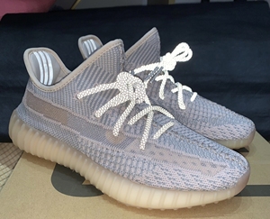 椰子yeezy350粉天使鞋带反光40码正品原盒。实拍如图，