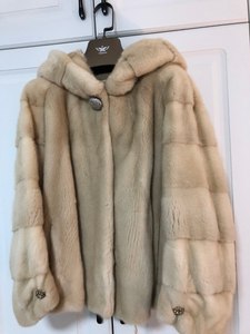 内蒙古满洲里小雪淘宝应大貂皮水貂高质量,年轻款几