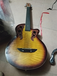 烂吉他,当尸体件出.