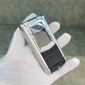 96新 vertu 翻盖手机 精钢鳄鱼皮材质 时尚大方高逼格