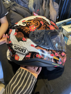 shoei z7仙鹤 玻璃钢材质 全烤漆原厂原包装细节完美!