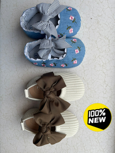 全新的两双婴儿鞋子宝宝鞋子，内长约12cm，宝宝买回来不给穿