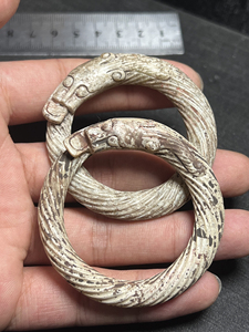 高古玉老玉战汉和田玉咬尾龙玉环