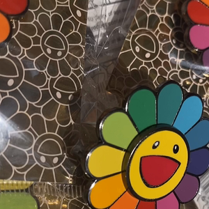 潮牌太阳花村上隆胸针takashi徽章nigo旋转配饰