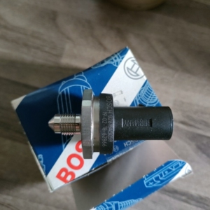 斯柯达西雅特大众奥迪a6汽油燃油压力传感器发动机供油油轨感应