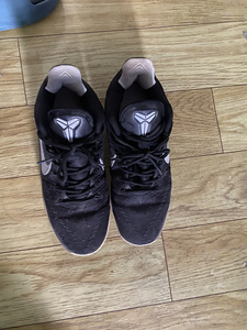 nike 科比kobe ad黑白实战篮球鞋,黑曼巴精神,上高