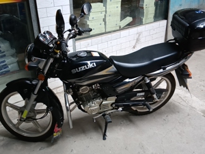 铃木摩托车gt125,车子9成新,19年上牌,行驶了4000