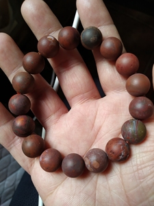 12m 接近13m南红宝山料铁皮包浆单圈手串,原矿保真,支持