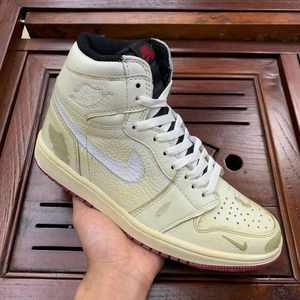 aj1尿渍黄做旧单车联名篮球鞋头层皮内置气垫 极为讨好的做旧