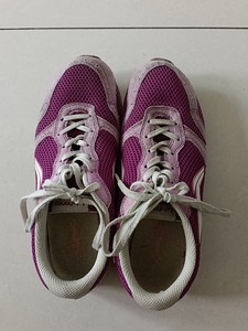 李宁运动鞋20元不包邮39码跑步,走步,都可轻便。