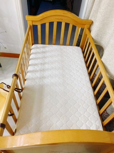 卡比龙实木婴儿床,尺寸65cm×110cm,三挡调节,可拼在
