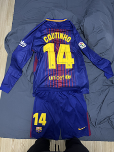 2017巴萨长袖球衣 短裤 官网购买 全新 本来打算自用后面