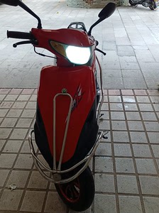 18年鬼火摩托车,红色追风騒年,外表98新,少有的精品,改装