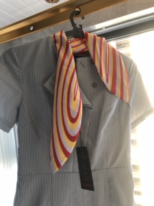 全新海航国际灰空姐制服.有吊牌170码数l有需要滴滴