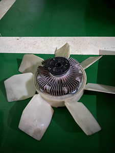 v8 爱信硅油风扇,装上不怕发动机温度高,空调制冷也更好了.