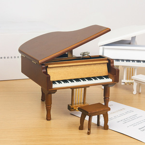 巧匠屋金属脚踏板镀金机芯木质钢琴音乐盒 圣诞礼物 M04J