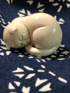 松山猛犸牙雕小睡猫