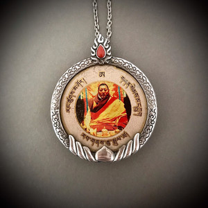 法王如意宝像章