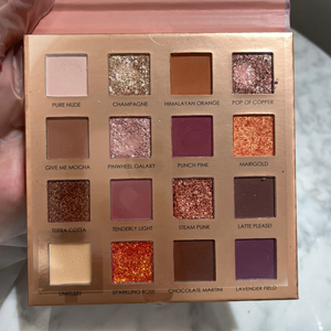 huda beauty沙漠玫瑰平价版鹿菲儿16色斩男眼影盘