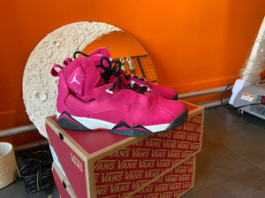 40码乔丹女鞋,粉色aj7加强版.正品