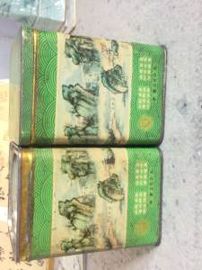 七、八十年代茉莉花茶茶叶桶一对，萌芽牌，国营浙江金华茶厂制，
