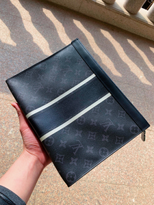 藤原浩同款lv限量手抓包,全新带防尘袋,支持验货