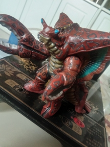 万代14厘米勒休巴斯怪兽出自戴拿奥特曼,可搭配掌动,食玩,包