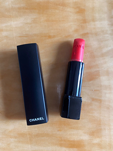 香奈儿炫亮魅力柔雾唇膏110 柔雾橘色