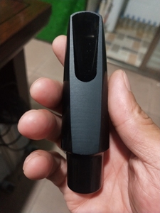 萨克斯次中音笛头,很新,给气就响,买的老管子杰普特带来的笛头