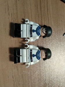 乐高国产民国海军最后两个了一个8元.