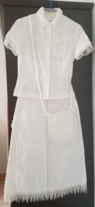 淑女屋·天鹅湖·白色贡缎三件套：短袖衬衫+纱边长裙+双带背包